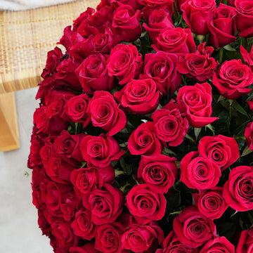 Grand 999 Red Roses Luxe Hatbox Arrangement