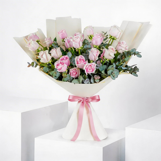 Elegant Hand-Tied Bouquet of 25 Pink Roses – Graceful Floral Arrangement